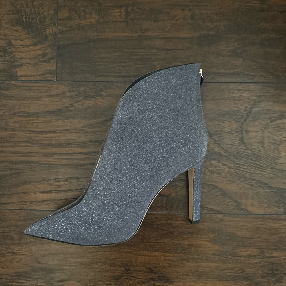 lightly worn Jimmy Choo bowie 100 in sparkly grey